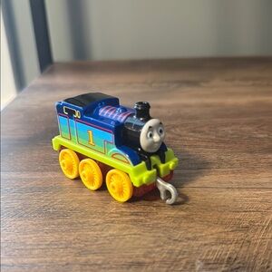 Thomas & Friends Fisher-Price Rainbow Thomas Push-Along Die-Cast Metal Engine